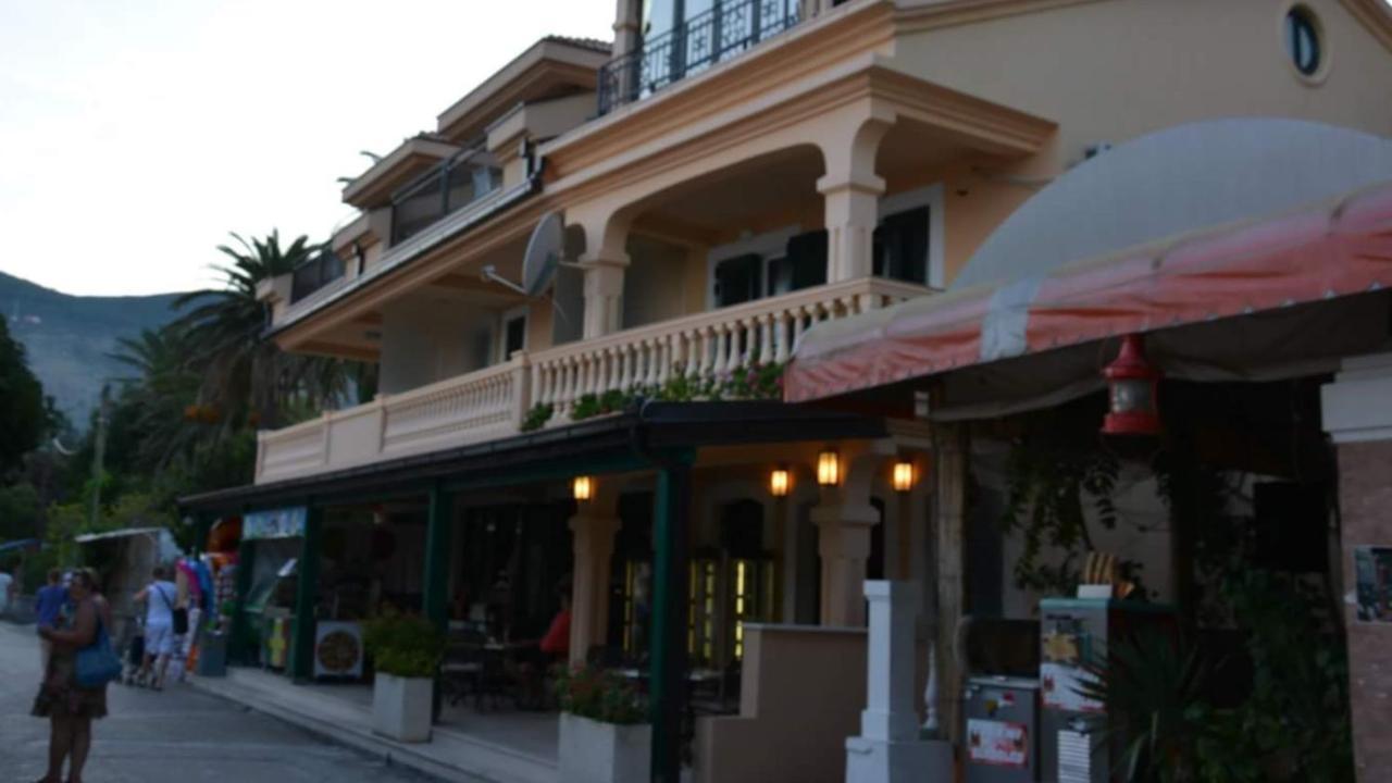 Apartments Adriatico Herceg Novi Exteriör bild